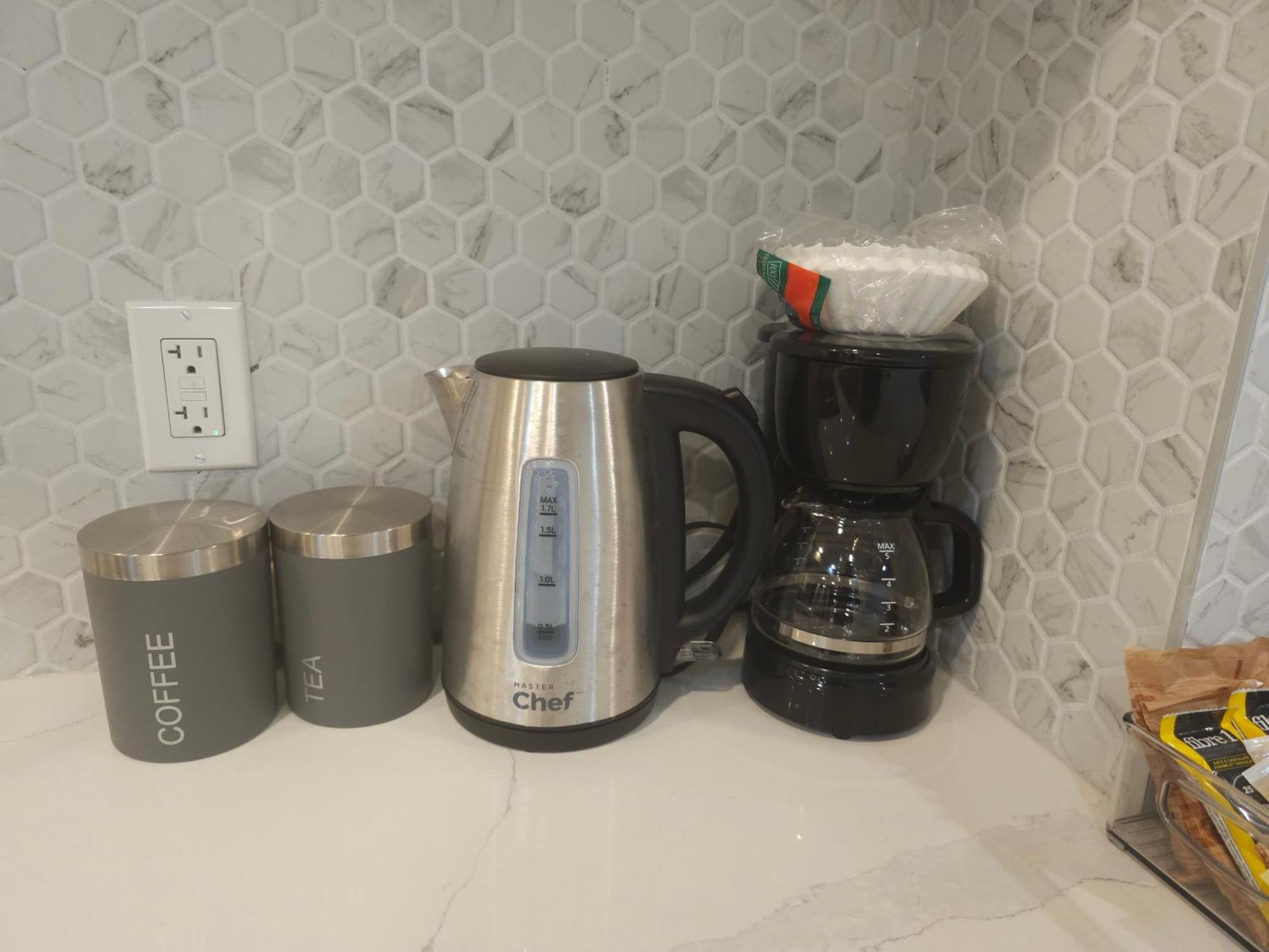 Apartment Cozy 2 Bedroom Suite, Queen Beds, Near The Airport